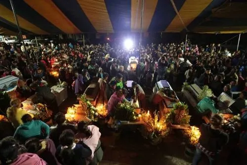 Noche triste en San Isidro Labrador, en Chilchotla; lloran a sus muertos