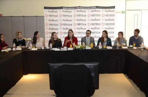 SEP se reúne con alumnos de la Universidad Anáhuac
