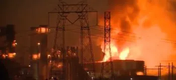 Incendio en planta de baterías de California obliga a evacuar mil 500 personas