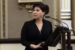 Paty Leal refrenda apoyo total a Moreno Valle a nombre del PAN