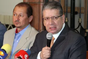 Congreso manipula cuentas públicas para presionar a ediles: Doger