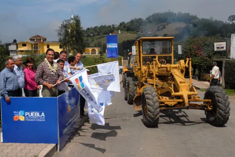 Entrega gobierno mejora de conectividad de carretera en Sierra Nororiental