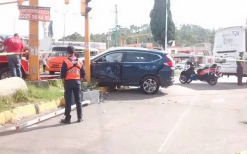 Dos mujeres terminan heridas en choque contra RUTA