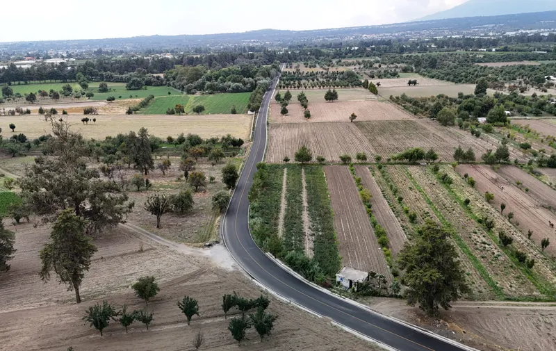 Con obras carreteras, gobierno estatal reactiva desarrollo económico de Puebla
