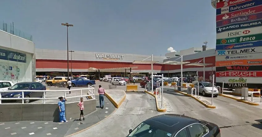 Asalto a cuentahabiente y vandalizan Banamex
