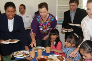 Refrenda SEDIF compromiso con grupos vulnerables de Tetela