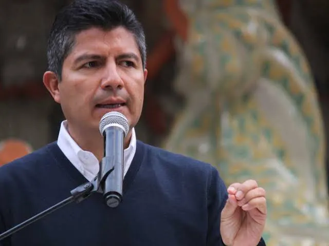 Alcalde revisará casos de vecinos de Xochimehuacan que rechazan reubicación