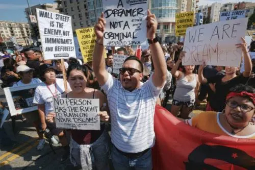 Alistan en EU demanda multiestatal contra desaparición de DACA