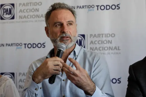 Pablito pende de un hilito