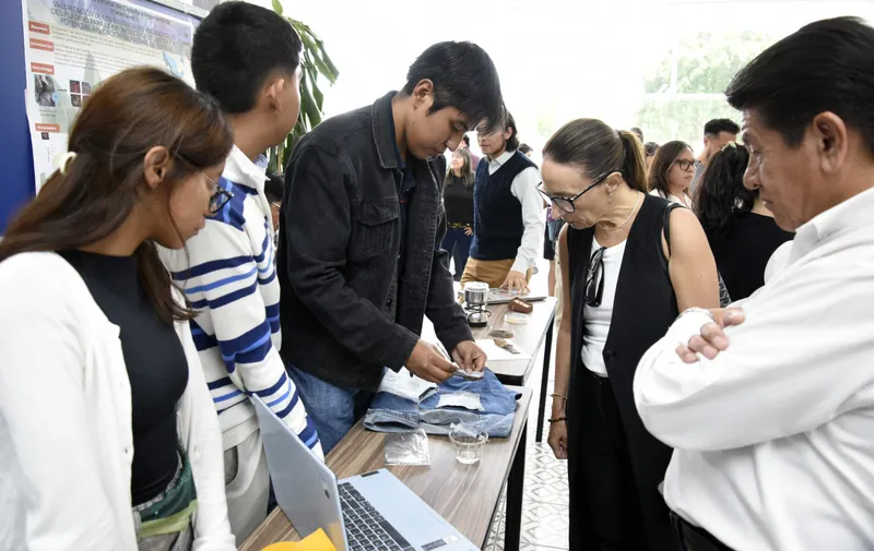 Estudiantes de la BUAP crean productos innovadores a partir de residuos textiles en FEST-TEX 2026