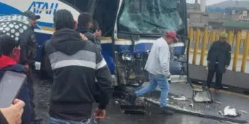 Accidente en la autopista México-Puebla dejó saldo de al menos 17 personas heridas