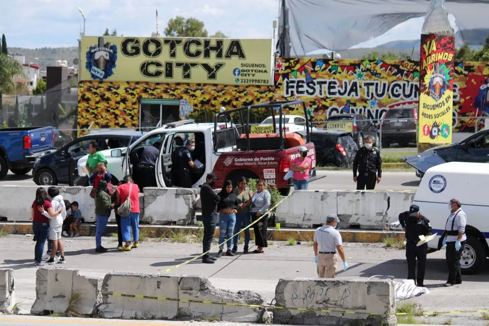 Motociclista pierde la vida tras chocar con un caballo, en Periférico