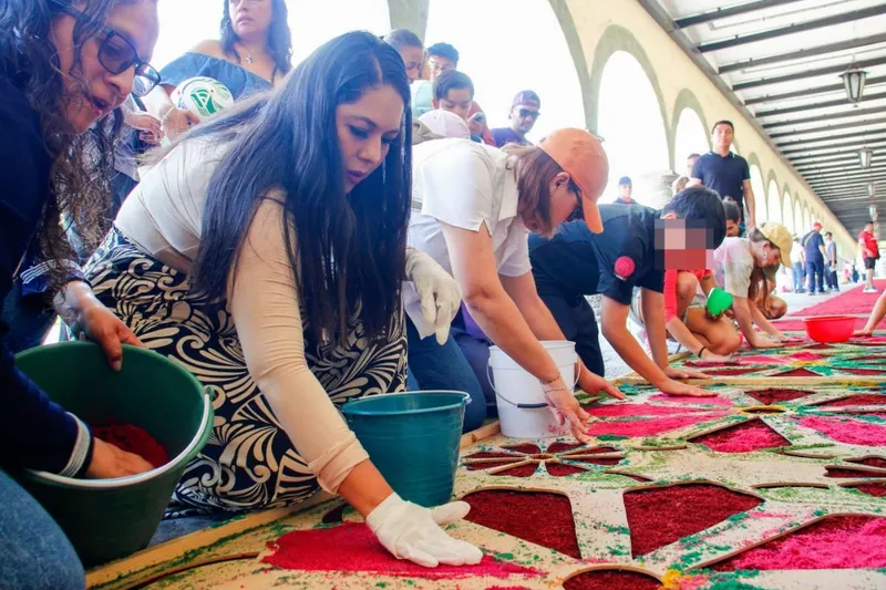 sp-cholula-alfombra-monumental-viacrucis