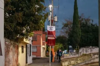 Moderniza Ayuntamiento de Puebla alumbrado en La Victoria y San Miguel Mayorazgo; beneficia a más de 8 mil habitantes