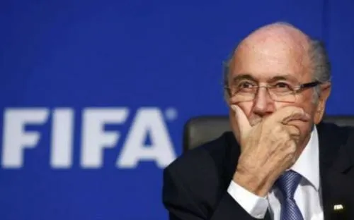 Joseph Blatter busca limpiar su nombre, planea demandar a FIFA