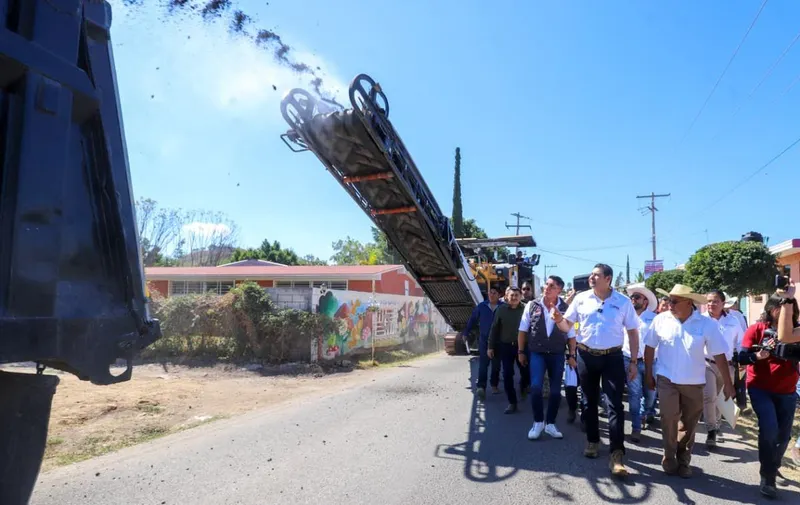 construccion-carretera-izucar-los-limones