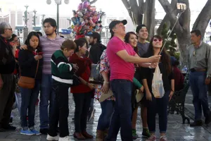 Comuna va contra guías falsos de turistas