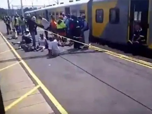 Accidente de tren en Sudáfrica deja más de 200 heridos