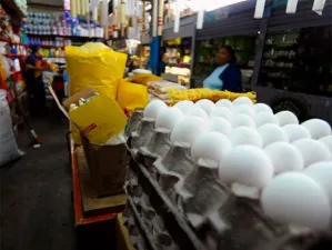 Precios de gasolina disparan en su mayor nivel desde 2012 la inflación