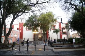 Ayuntamiento capitalino rehabilitó un parque más en el Centro Histórico