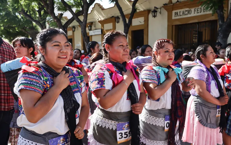 Mujeres de Coapan corren por tradición y resistencia en la 31ª Carrera de la Tortilla