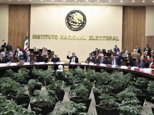 Aprueba INE que tope de gastos de campaña de elección de Puebla sea de 42 mdp