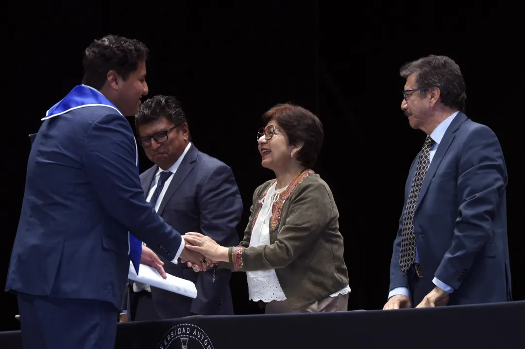 Egresados de Economía y Finanzas de la BUAP