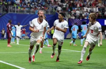 Inglaterra sufre ante RD Congo, pero remonta y mantiene vivo su sueño mundialista
