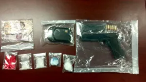 Detienen a un hombre con droga, medicamento y un arma en San Martín Texmelucan
