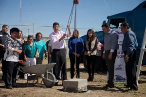 Eduardo Rivera Pérez coloca primera piedra para la construcción del Centro Acuático Municipal Norte