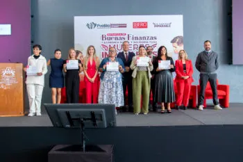 En favor de las poblanas: Ibero Puebla celebra la clausura de formación en economía social