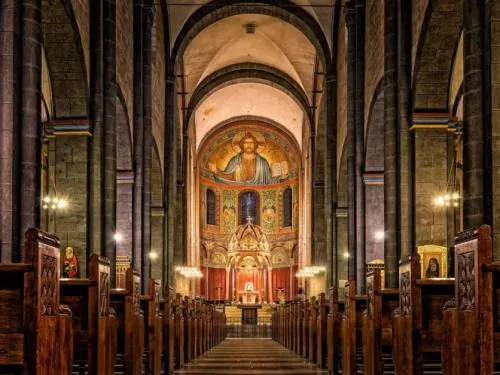 Exhiben a 395 pederastas; revelan identidad de sacerdotes