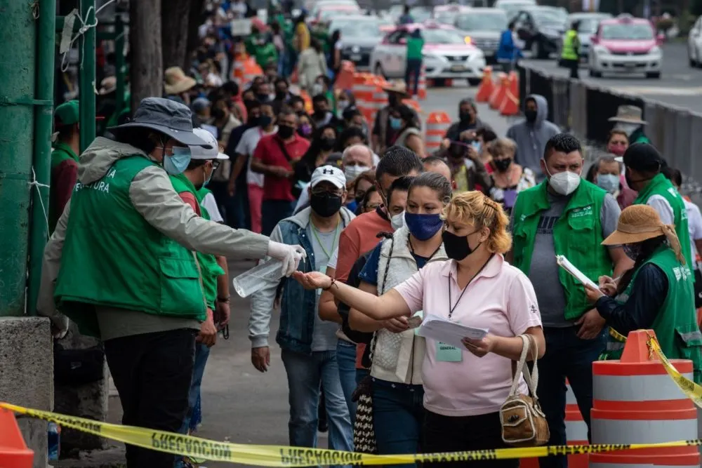 Tras 15 meses de pandemia, Puebla pasa a semáforo verde
