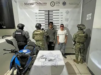 Policías de Texmelucan y Marina aseguran a dos sujetos por portación de armas de fuego