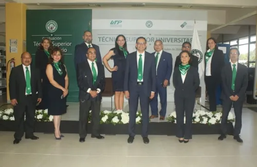 Gradúa UTP a mil 302 Técnicos Universitarios