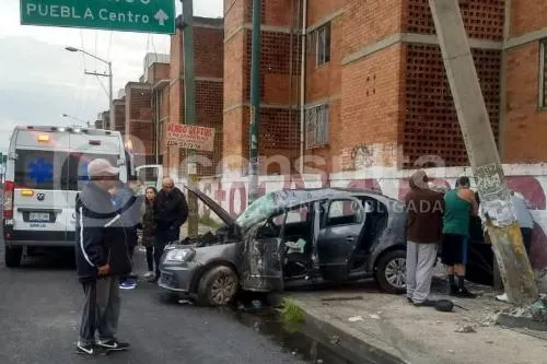 Conductor ebrio protagoniza aparatoso accidente en el Periférico