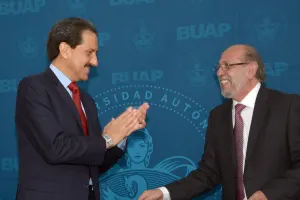 BUAP, referente nacional con proyección internacional: Esparza