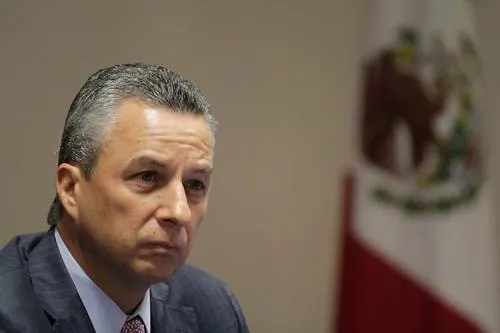 Gali paga un alto costo político por mantener a Carrancá en la FGE