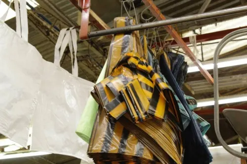 Abren posibilidad de incluir a los mercados para que no entreguen bolsas de plástico