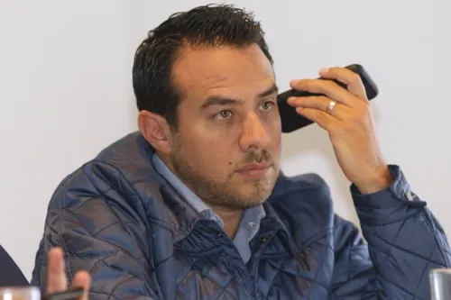 Populista la propuesta de devolver recursos para informes legislativos