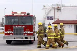 Bomberos sofocaron incendio en un domicilio en el Fraccionamiento Los Héroes