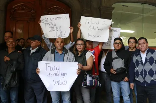 Sindicalizados acusan a Claudia Rivera y  Gonzalo Juárez de acoso laboral