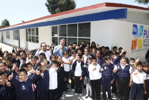Moreno Valle entrega rehabilitación de primaria en Cuautlancingo