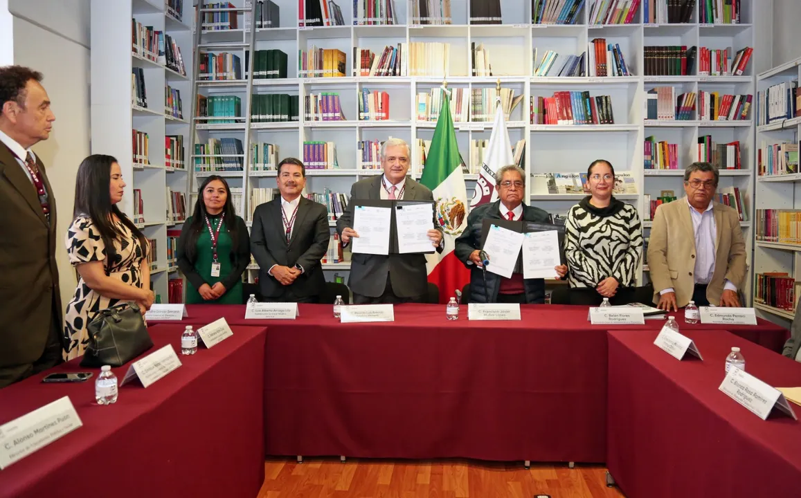 IAP Puebla e ISSSTEP firman convenio para impulsar calidad humana