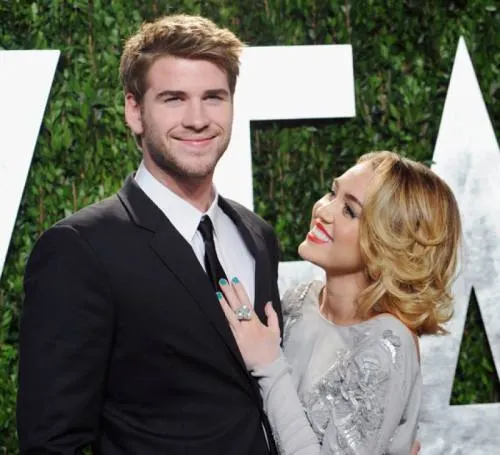 ¡Sí se casó! Miley Cyrus revela románticas fotos de su boda con Liam Hemsworth