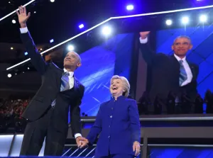 Clinton priorizará empleos para enfrentar un momento decisivo