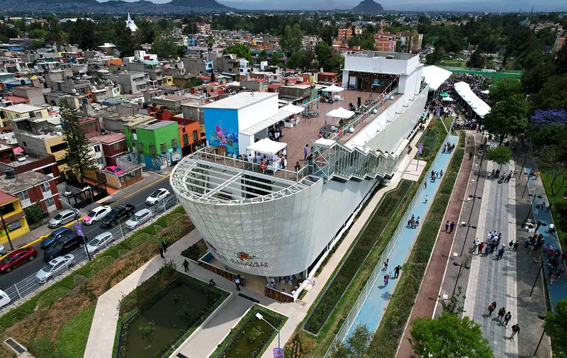 claudia-sheinbaum-barco-utopia-iztapalapa