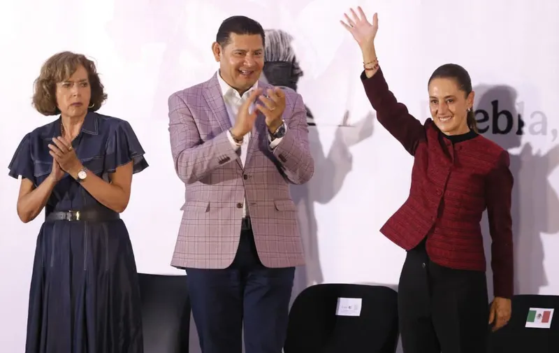 sheinbaum-asamblea-informativa-centro-expositor-pue