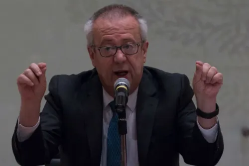 Carlos Urzúa renuncia a Hacienda; critica políticas y conflictos de interés en la 4T
