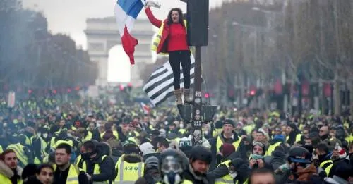 Consejo Europeo pide a Francia “calmar situación” por chalecos amarillos